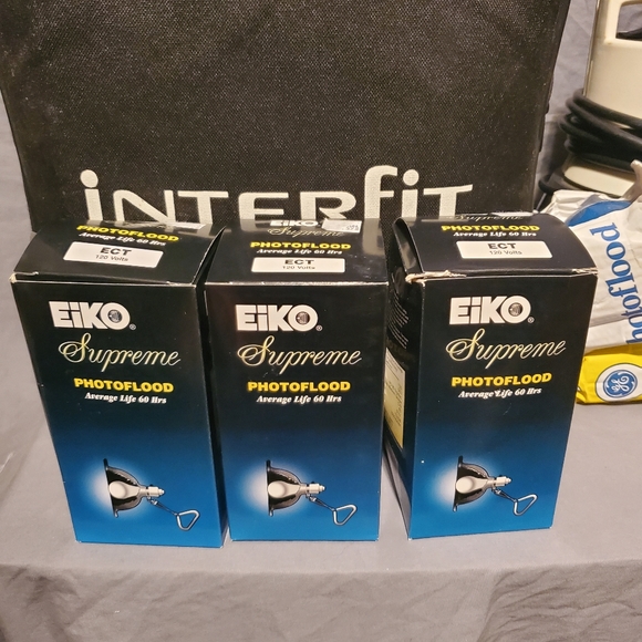 Photographers Set 2 Interfit Tungsten 3200 lights 7 bulbs & carrying case - Picture 4 of 7